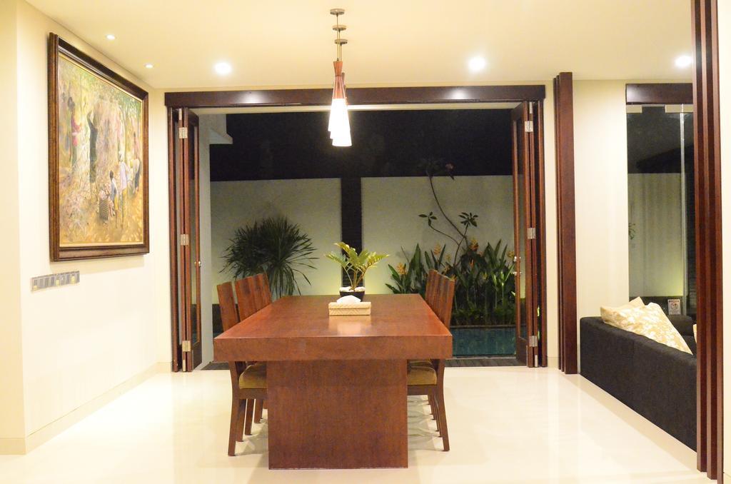 The Arnaya Villa Kuta  Room photo